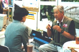 説明中の寺田さん